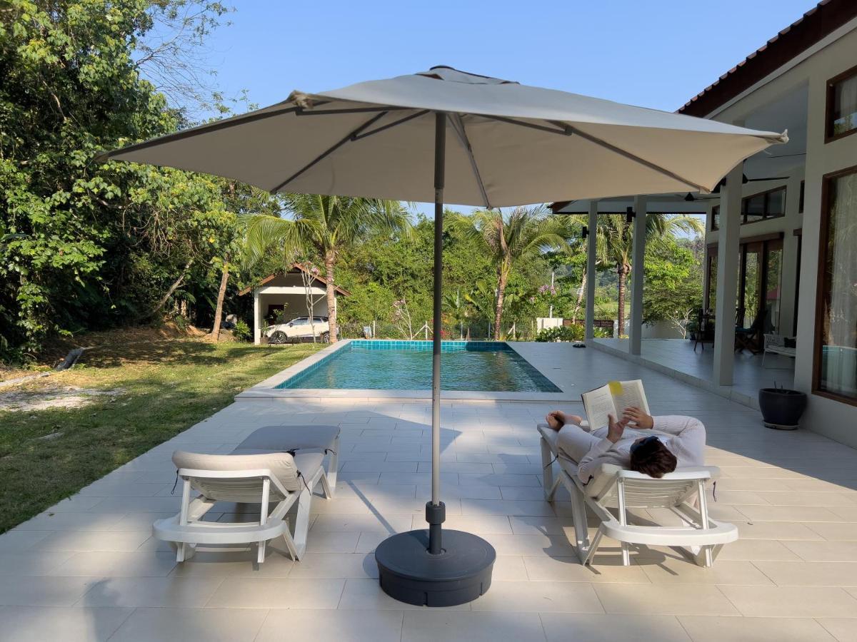 Villa Meranti - Spacious Private Pool Villa Пантай-Ченанг Екстер'єр фото